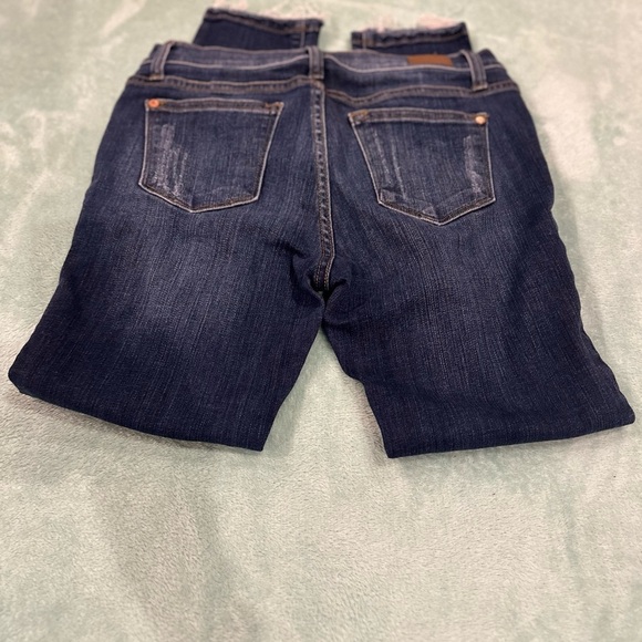 Judy Blue juniors distressed Jeans
T1 - Picture 4 of 15